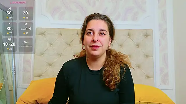 KarinaNoir online show from October 24, 2025, 3:03 am