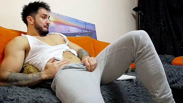 MichaelWills online show from February 25, 2025, 4:00 pm