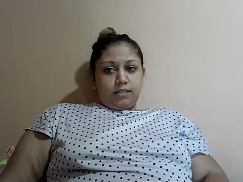 bellachow10 online show from November 11, 2025, 11:32 am