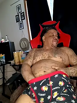 yellowwetfox online show from January 1, 2025, 9:20 pm