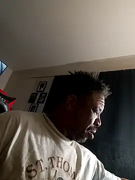 yellowwetfox online show from February 21, 2025, 2:28 am