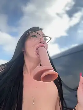 annablisss online show from February 17, 2025, 9:19 pm