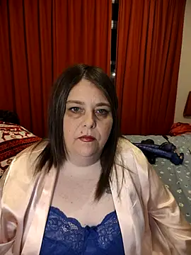 HouseWifeWhore Milf online show from May 13, 2026, 9:55 pm