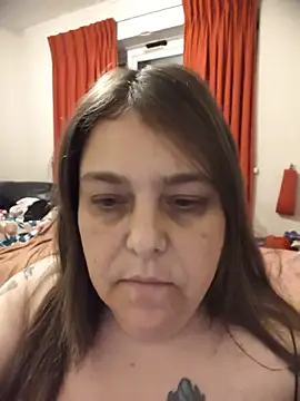 HouseWifeWhore Milf online show from June 6, 2026, 2:27 am