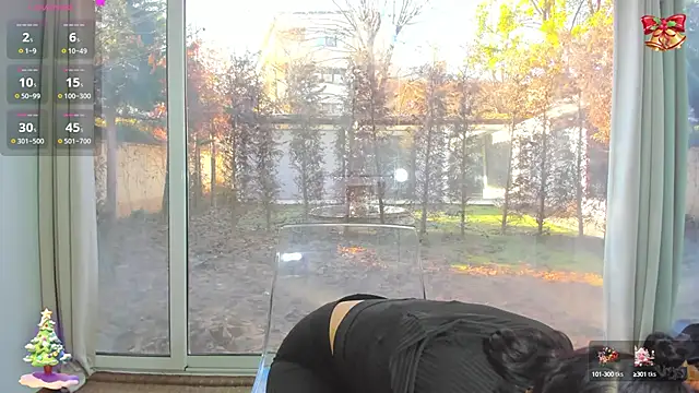 Snapshot of Sarabecker chatting on December 13, 2024, 10:19 am Sarabecker online show from December 13, 2024, 10:19 am