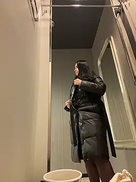 CrazzyChicks online show from March 11, 2026, 6:41 am