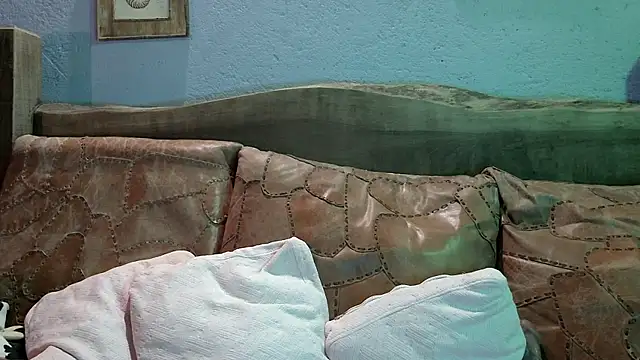 Snapshot of Lilmuh_ chatting on January 17, 2025, 2:18 am Lilmuh online show from January 17, 2025, 2:18 am