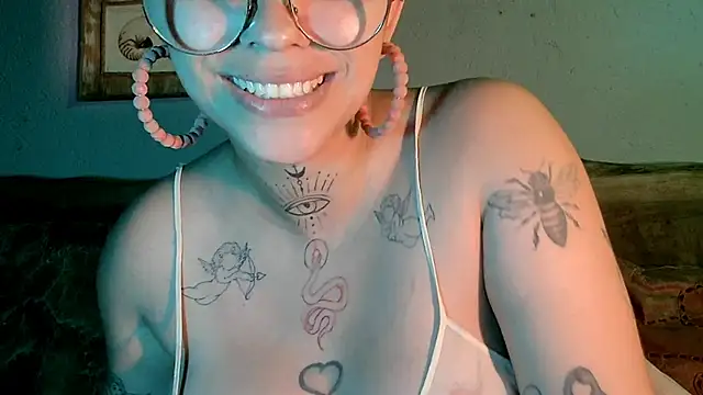 Snapshot of Lilmuh_ chatting on February 26, 2025, 2:26 am Lilmuh online show from February 26, 2025, 2:26 am