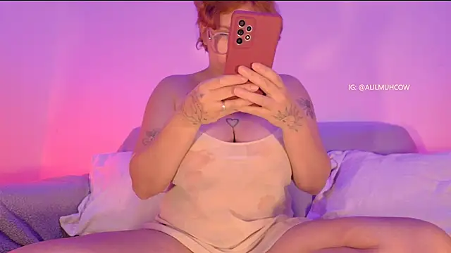 Snapshot of Lilmuh_ chatting on September 27, 2025, 12:15 am Lilmuh online show from September 27, 2025, 12:15 am