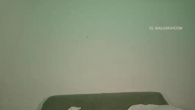 Snapshot of Lilmuh_ chatting on October 10, 2025, 11:26 pm Lilmuh online show from October 10, 2025, 11:26 pm