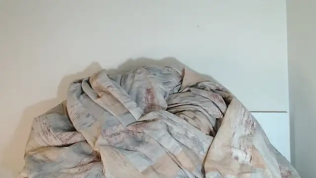 bonbonitaa online show from November 30, 2025, 8:35 pm