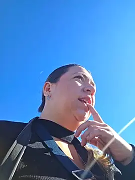 Snapshot of isabella_rossse chatting on April 6, 2026, 3:02 pm isabella rossse online show from April 6, 2026, 3:02 pm