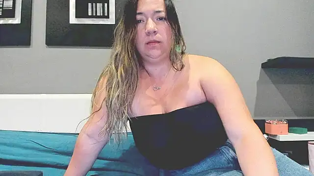 Snapshot of isabella_rossse chatting on April 12, 2026, 6:46 pm isabella rossse online show from April 12, 2026, 6:46 pm