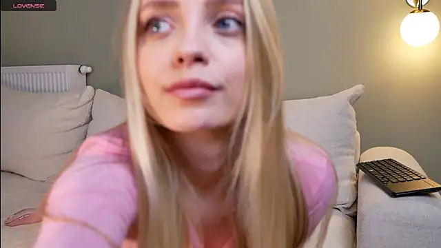 minimolly online show from February 16, 2026, 6:26 pm