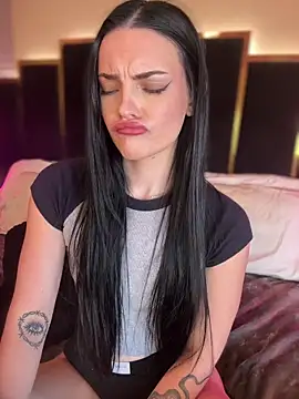 KarissaChantelle online show from April 18, 2026, 7:07 pm