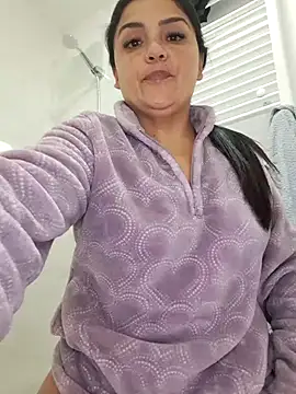 Snapshot of laura_dirtyhot chatting on December 21, 2024, 12:09 am laura dirtyhot online show from December 21, 2024, 12:09 am