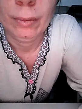 Moi Lina online show from January 7, 2026, 3:03 pm