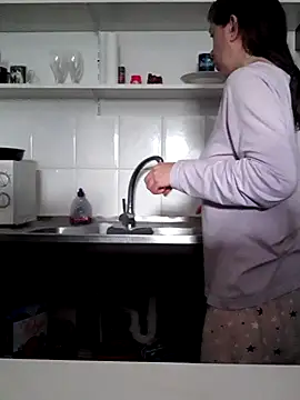 Moi Lina online show from March 1, 2026, 3:58 pm