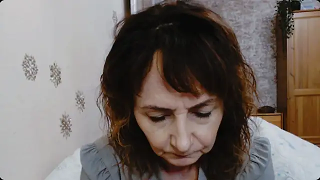 AnnieEltgant online show from November 23, 2025, 8:14 am