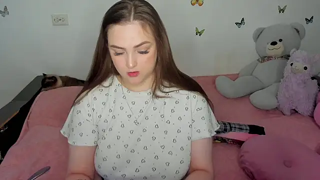 NataliEvans online show from April 6, 2026, 9:38 pm