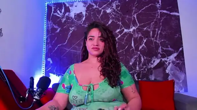 HannaMiillsxh online show from February 21, 2026, 1:12 pm