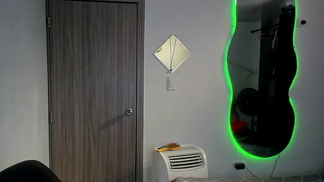 Snapshot of Kris_Khalifa69 chatting on October 4, 2025, 10:02 am Kris Khalifa69 online show from October 4, 2025, 10:02 am