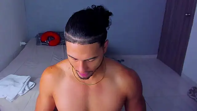 Snapshot of Kris_Khalifa69 chatting on January 8, 2026, 8:38 am Kris Khalifa69 online show from January 8, 2026, 8:38 am