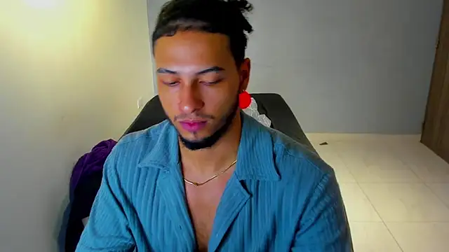 Kris Khalifa69 online show from February 5, 2026, 12:21 pm