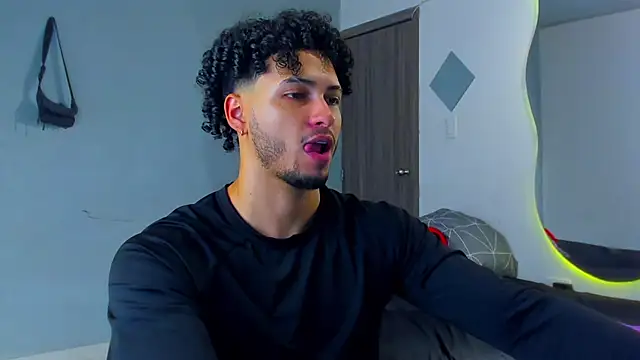 Kris Khalifa69 online show from February 8, 2026, 5:38 pm