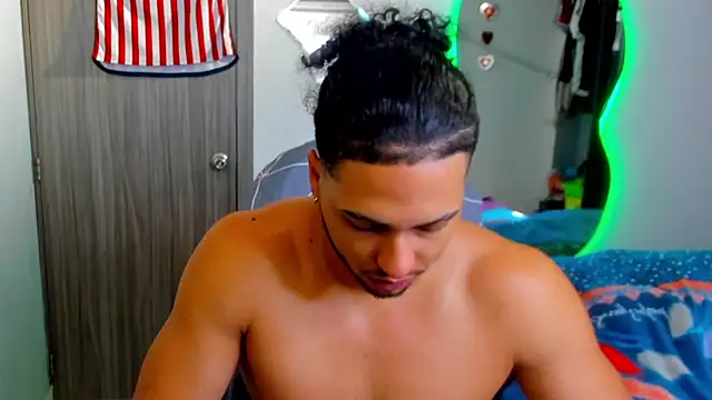 Kris Khalifa69 online show from April 12, 2026, 4:23 pm