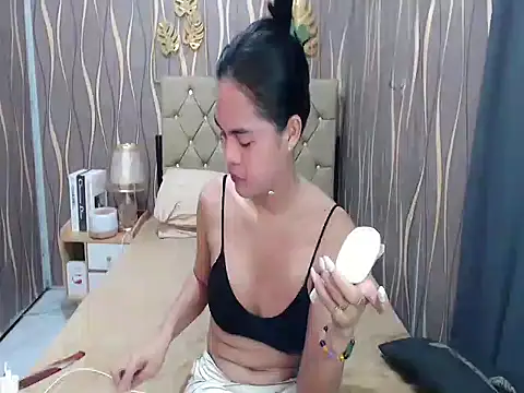 Snapshot of MilkyAnnaconda_69 chatting on December 13, 2024, 1:26 am MilkyAnnaconda 69 online show from December 13, 2024, 1:26 am