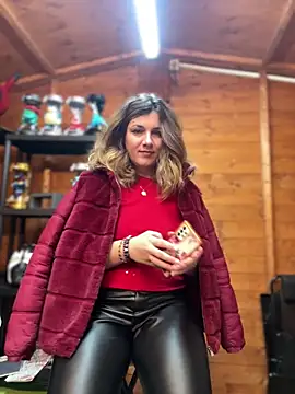 Snapshot of DaisyVibesss chatting on December 29, 2024, 4:40 pm DaisyVibesss online show from December 29, 2024, 4:40 pm