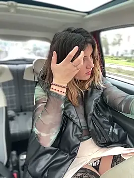 Snapshot of DaisyVibesss chatting on February 14, 2025, 10:38 am DaisyVibesss online show from February 14, 2025, 10:38 am