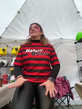 Snapshot of DaisyVibesss chatting on February 26, 2025, 8:48 am DaisyVibesss online show from February 26, 2025, 8:48 am