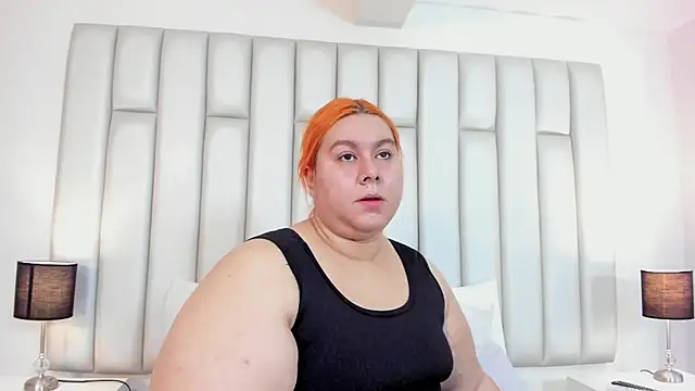 aandreaperez online show from March 7, 2025, 11:29 am