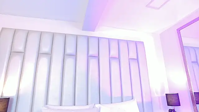 aandreaperez online show from March 10, 2026, 6:35 pm