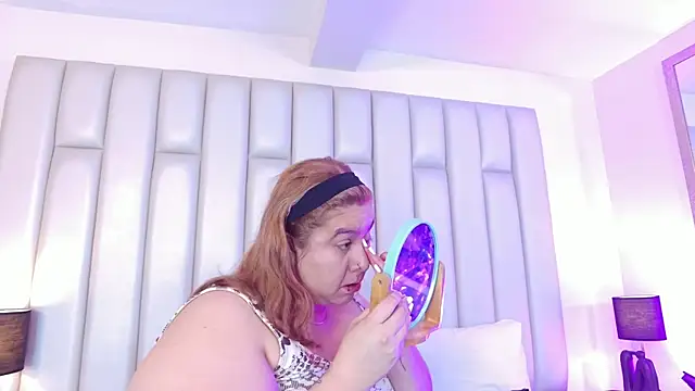 aandreaperez online show from March 17, 2026, 11:46 am