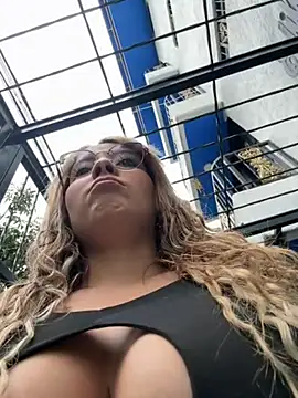 ValeriaHot69 online show from November 24, 2025, 3:12 pm