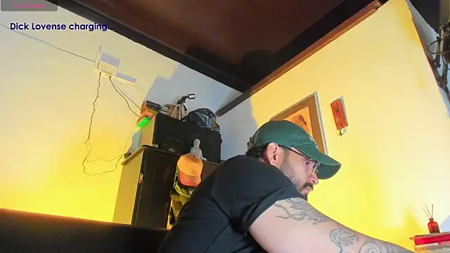 CamiloGray  online show from November 11, 2025, 1:44 pm