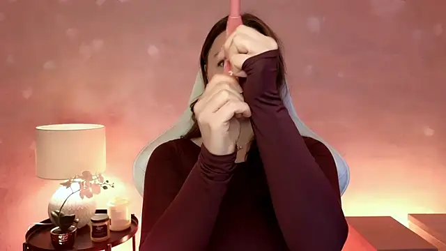 MilaFleur online show from February 5, 2026, 3:38 pm