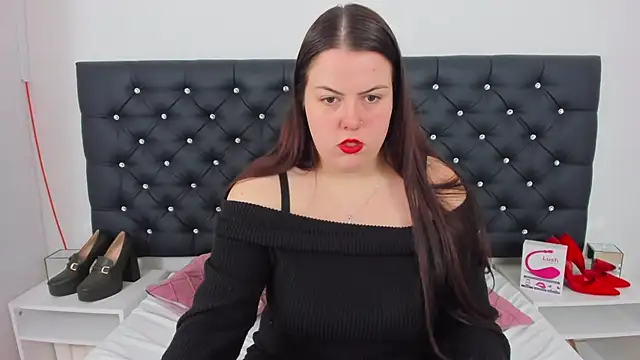 Snapshot of EvaLick chatting on January 14, 2025, 9:35 am EvaLick online show from January 14, 2025, 9:35 am