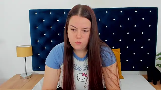 Snapshot of EvaLick chatting on October 23, 2025, 5:51 am EvaLick online show from October 23, 2025, 5:51 am