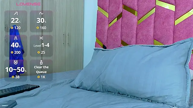 hornyhousekeeper  online show from October 25, 2025, 3:18 pm