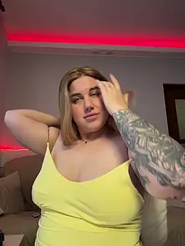 Emma meii online show from October 22, 2025, 2:06 pm