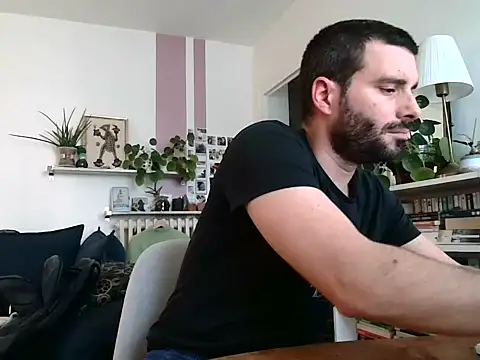 Snapshot of Simon-tem chatting on January 14, 2026, 2:44 pm Simon-tem online show from January 14, 2026, 2:44 pm