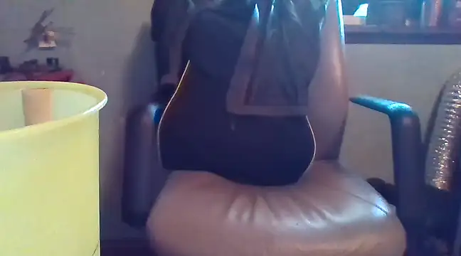 Snapshot of peaches_playz chatting on March 8, 2025, 5:33 pm peaches playz online show from March 8, 2025, 5:33 pm