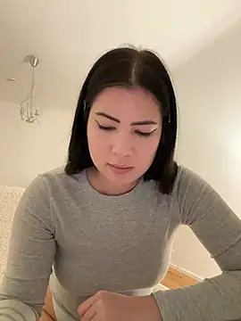 clairewntr online show from January 19, 2025, 10:39 pm