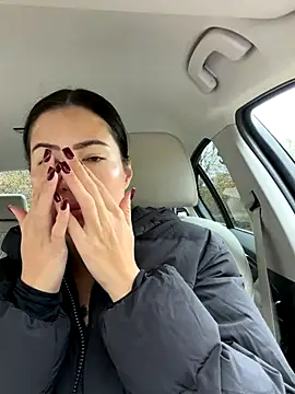 clairewntr online show from November 1, 2025, 10:39 am