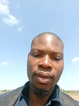 Snapshot of Malibongwe17 chatting on October 5, 2025, 7:39 am Malibongwe17 online show from October 5, 2025, 7:39 am