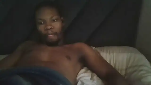 Snapshot of Malibongwe17 chatting on December 19, 2025, 11:06 am Malibongwe17 online show from December 19, 2025, 11:06 am